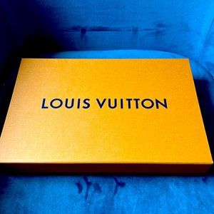 Authentic Louis Vuitton Medium Magnetic Empty Box 10.5” x 7” x 3.25" Pochette Sz